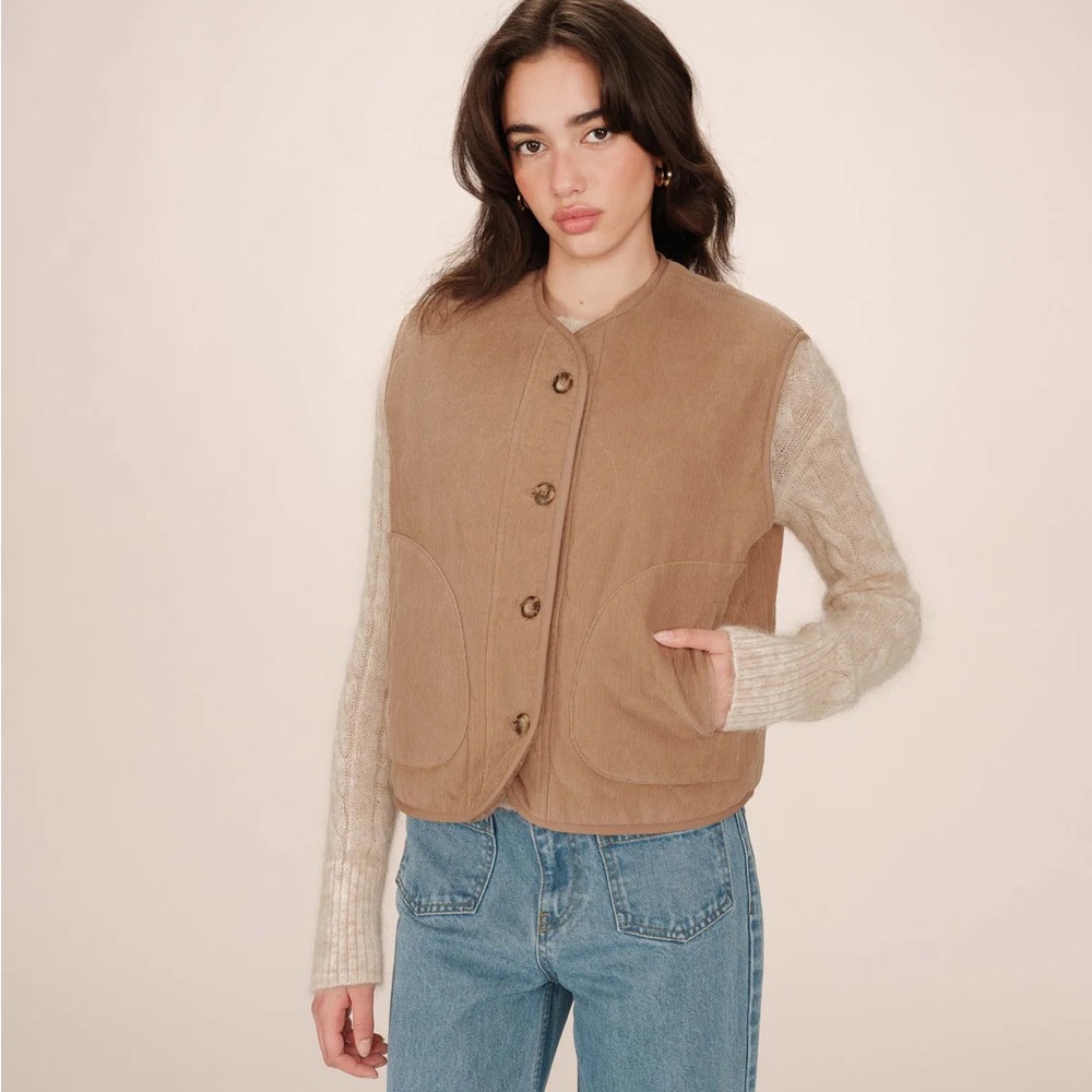 Grace & Mila - QUILTED JACKET
TAN SETH